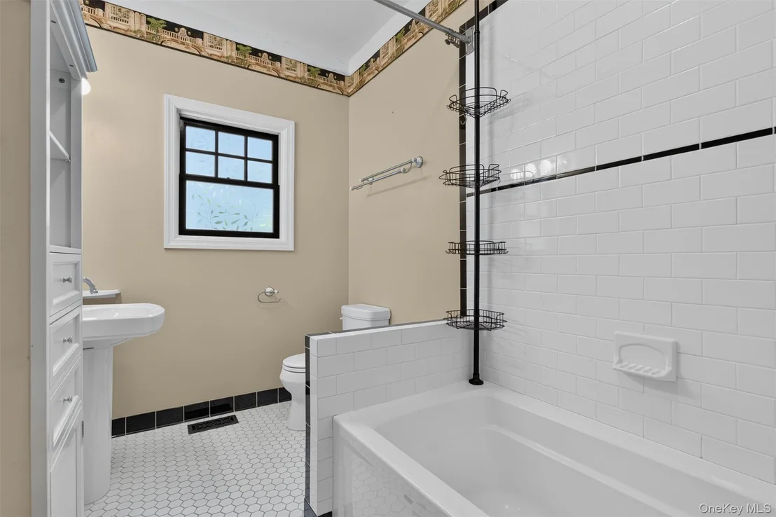 Photo of 708 Kossuth Place