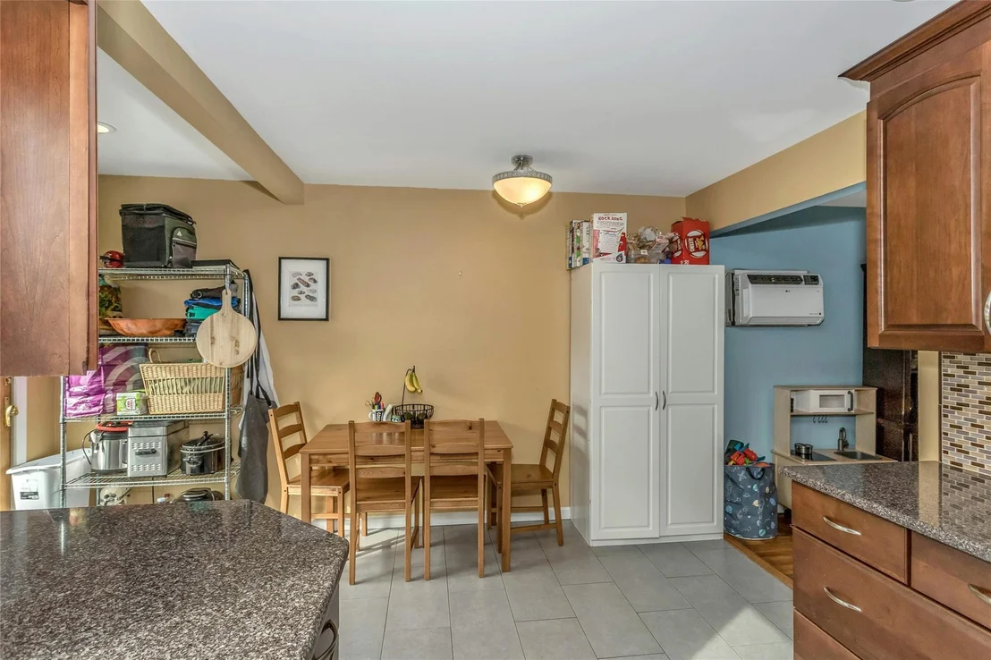 Photo of 61 Audrey Avenue