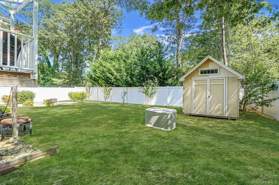Photo of 7 Deepdale Drive