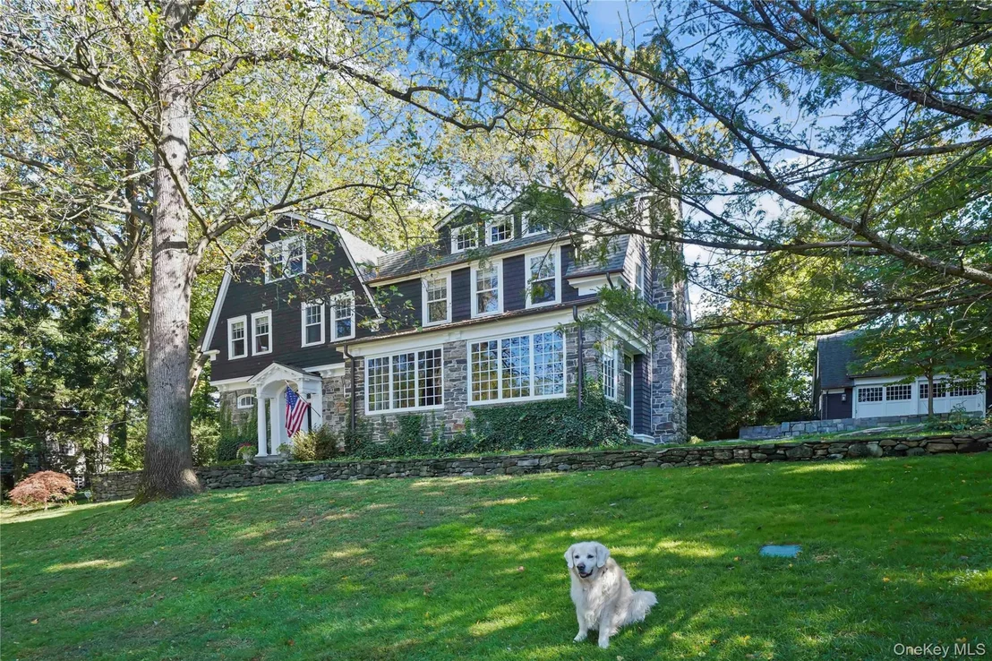 Photo of 534 Pelham Manor Road