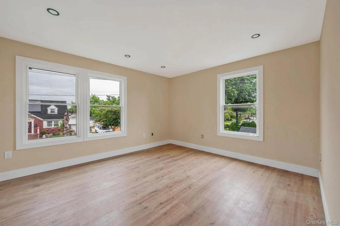 Photo of 87 Sobro Avenue