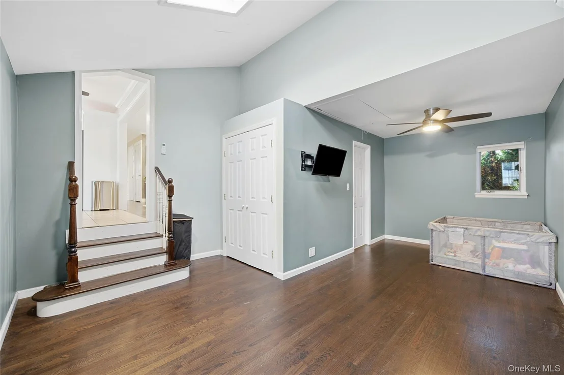 Photo of 32 Beachwood Drive
