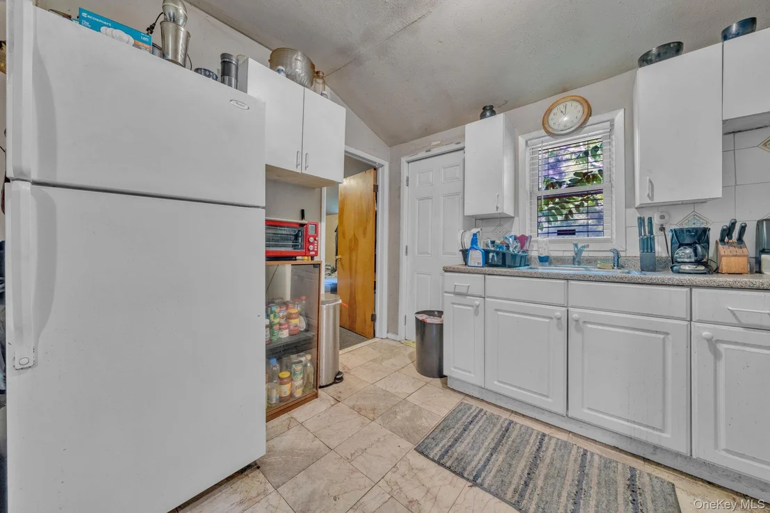 Photo of 656 Taylor Avenue