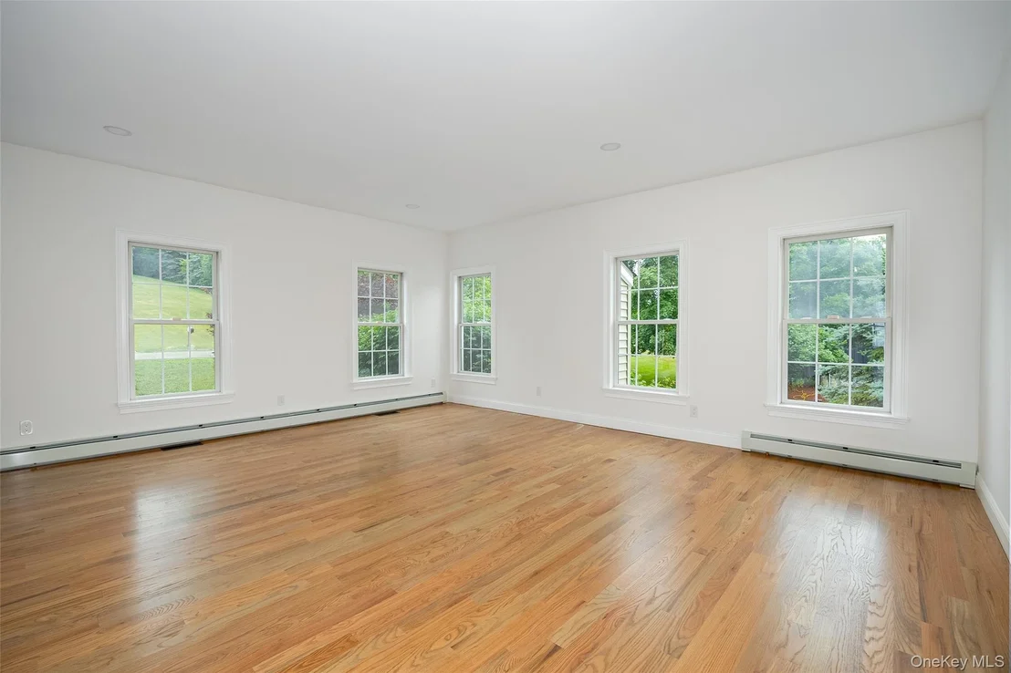 Photo of 7 Fox Run