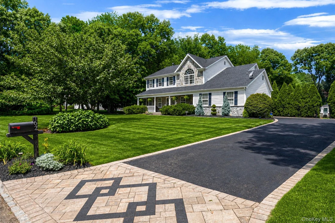 Photo of 62 Ridgefield Drive