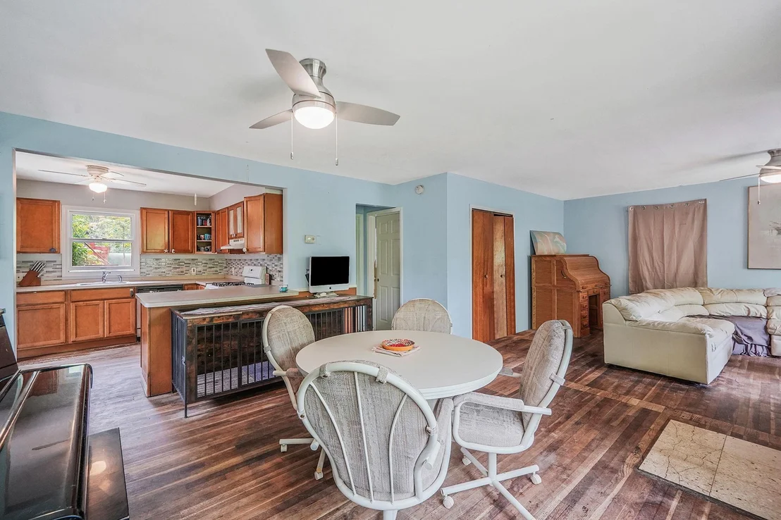 Photo of 2 Queen Drive