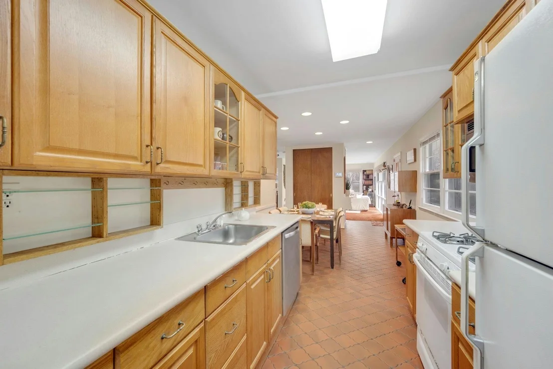 Photo of 180 N Hampton Drive