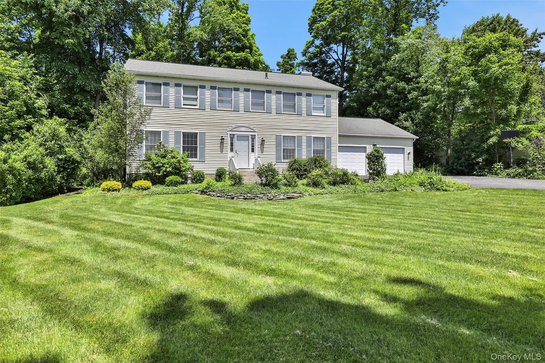 Photo of 8 White Pine Lane