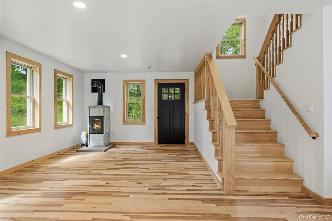 Photo of 71 Oak Street