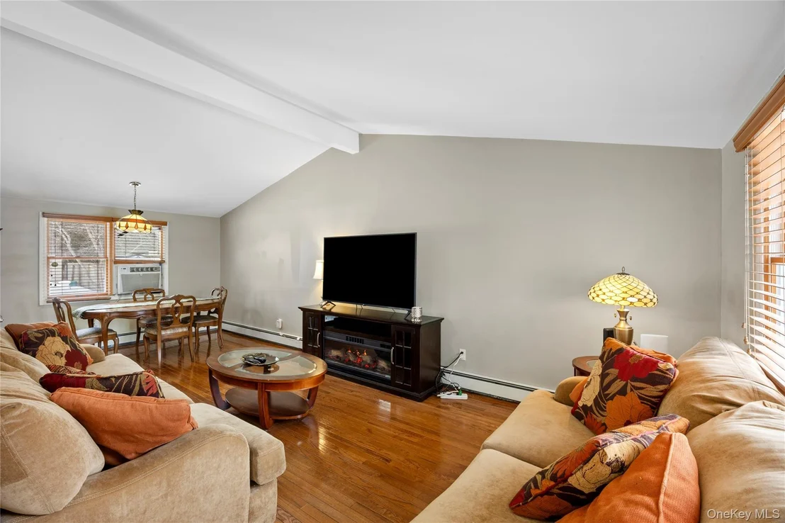 Photo of 137 Riverside Avenue