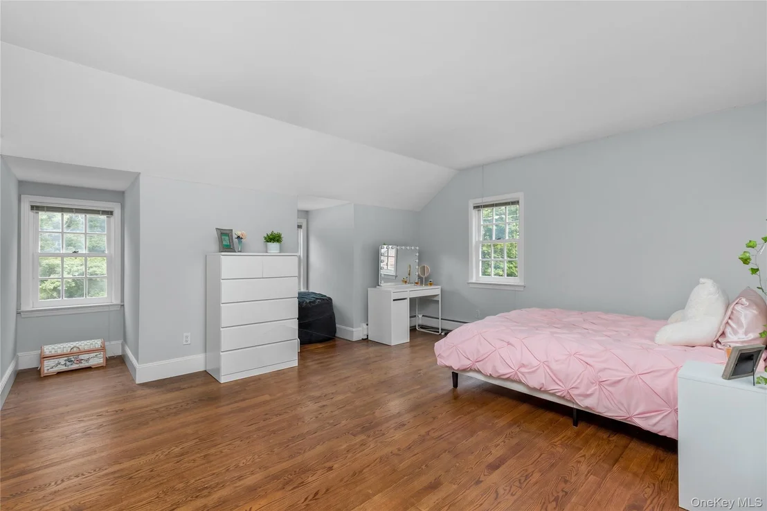 Photo of 202 McManus Road N