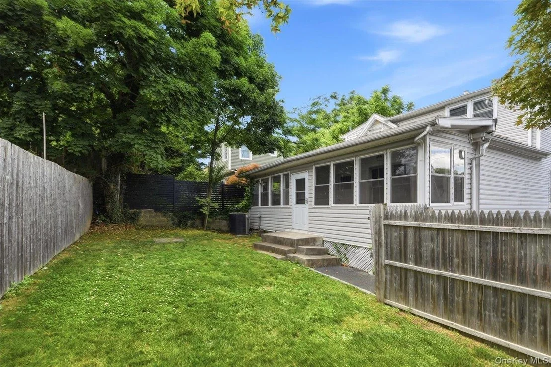 Photo of 86 Maple Street