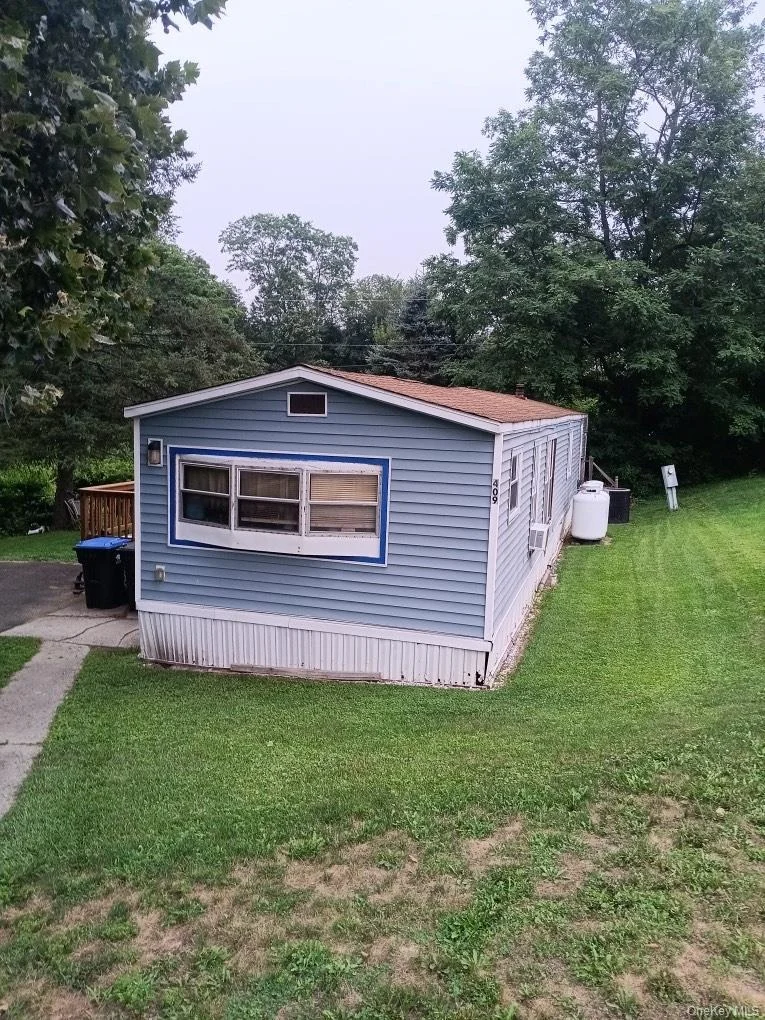 Photo of 409 Sandgate Drive