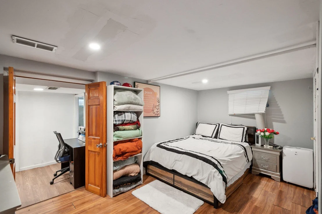 Photo of 991 Henhawk Road