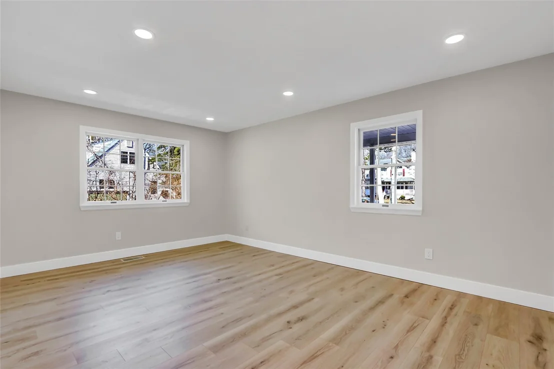 Photo of 12 Pineway Avenue