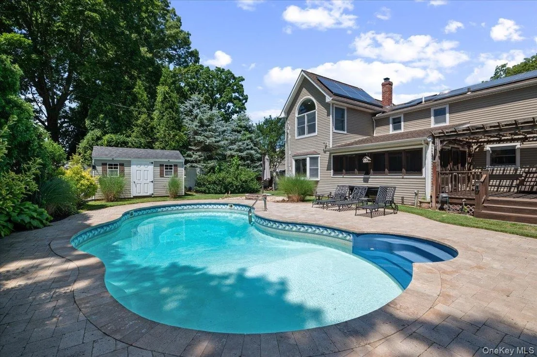 Photo of 16 Brook Lane