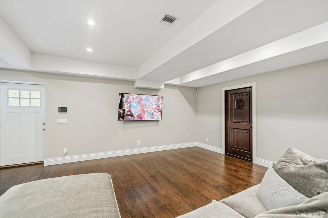 Photo of 55 Belmont Circle