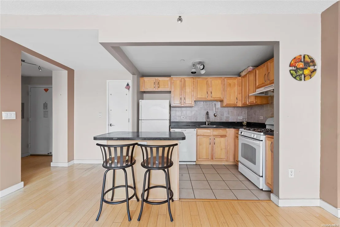 Photo of Unit 6F at 3044 3rd Avenue
