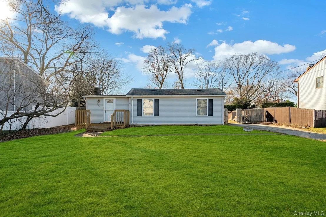 Photo of 669 East Drive