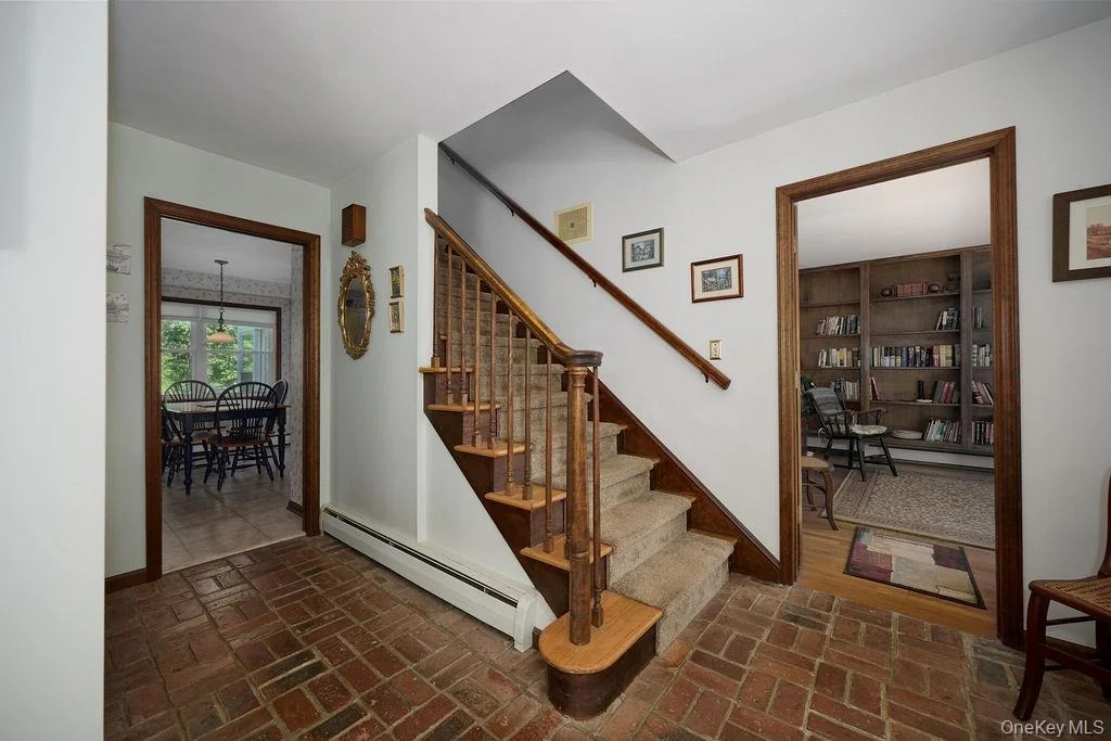 Photo of 10 Stoutenburgh Drive