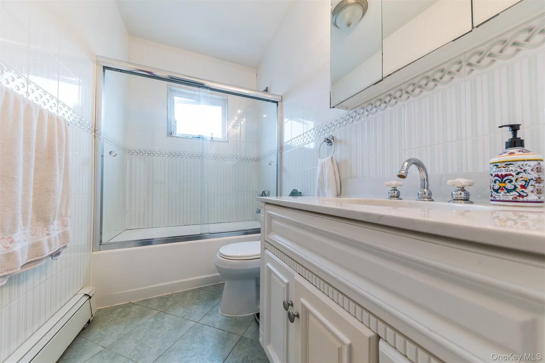 Photo of 102 Davison Avenue