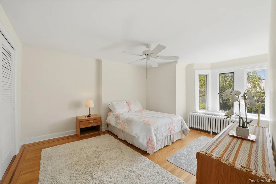 Photo of 930 Grant Avenue
