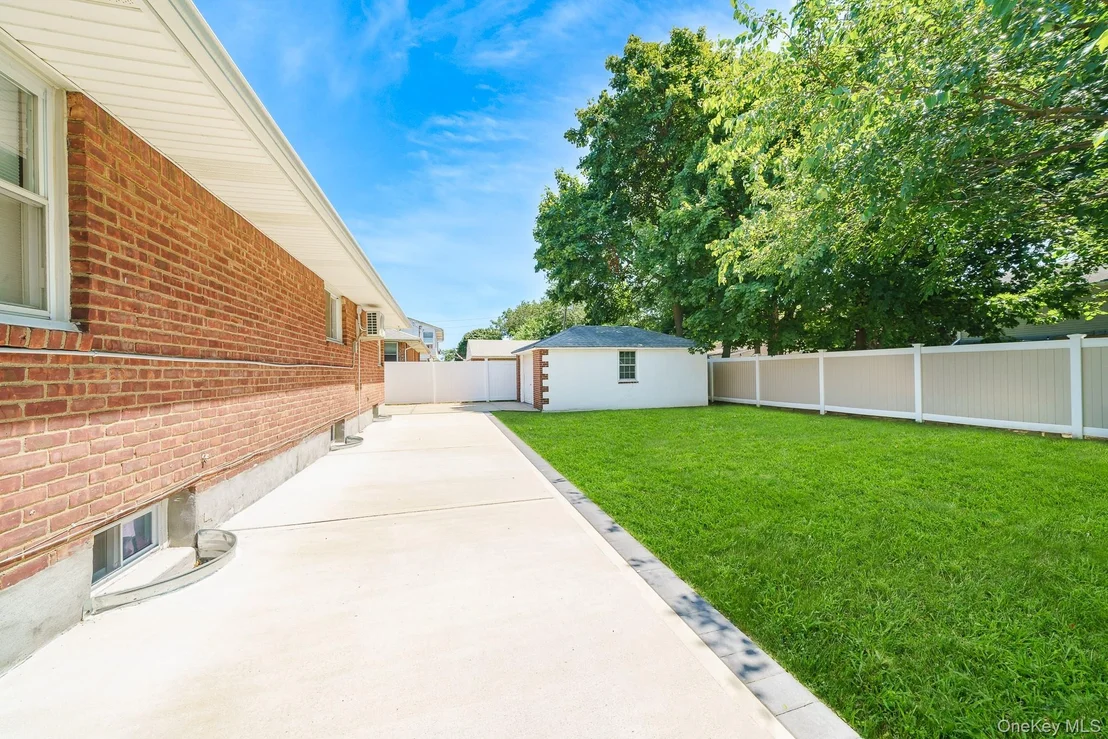 Photo of 3900 Miller Place