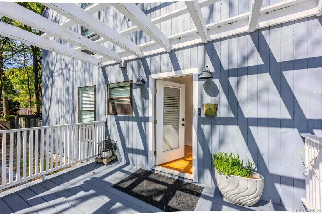 Photo of 37 Blue Jay Way