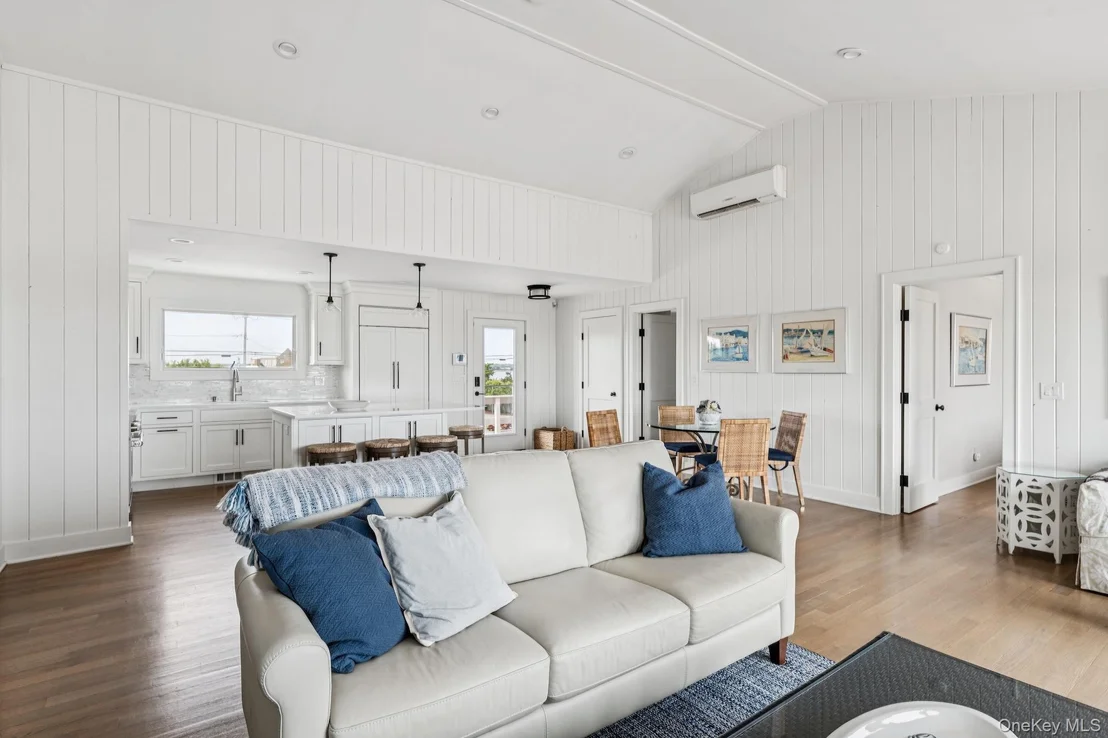 Photo of 355 Dune Rd