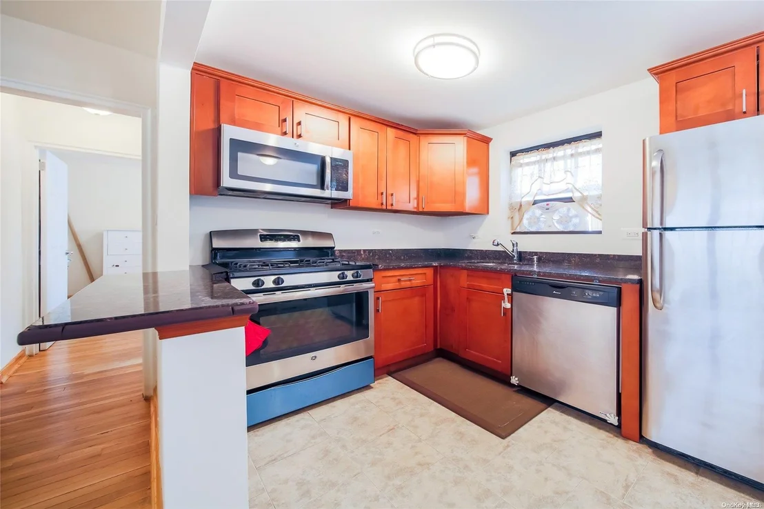 Photo of Unit B at 137-44 68 Drive