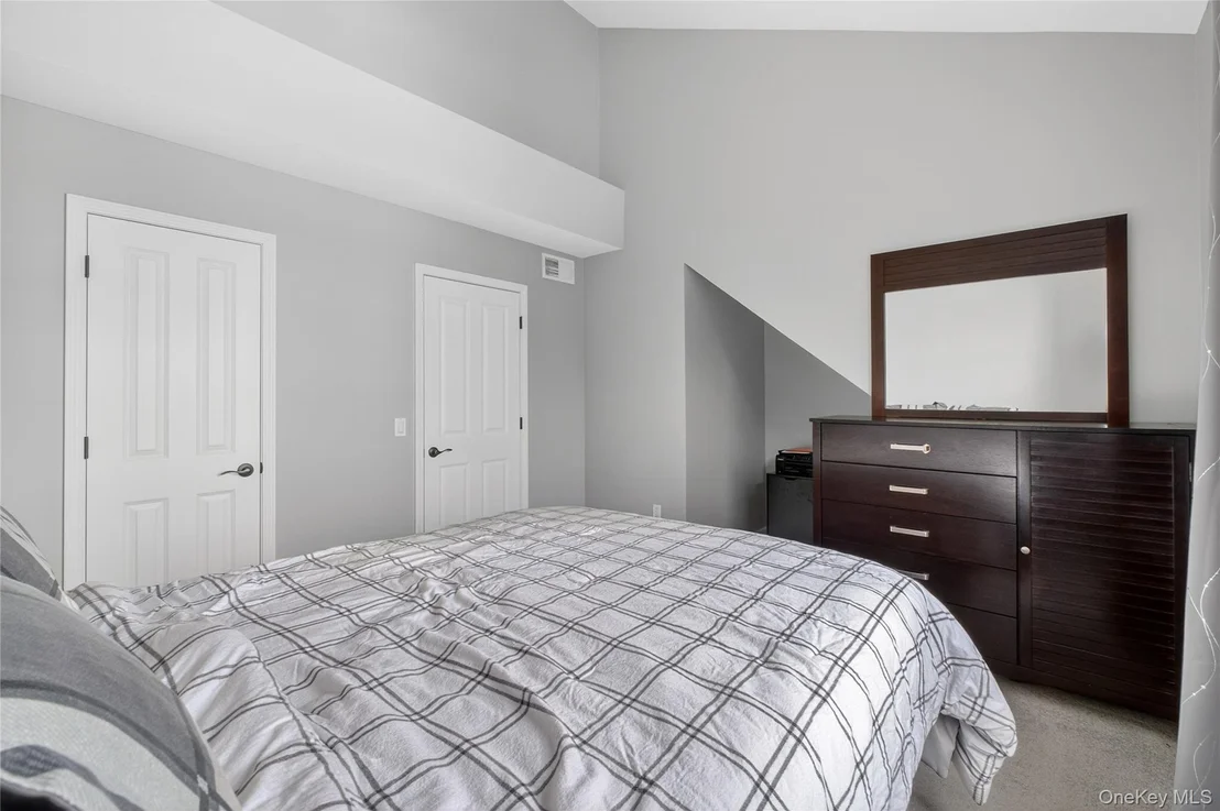 Photo of 310 Bridgeview Drive