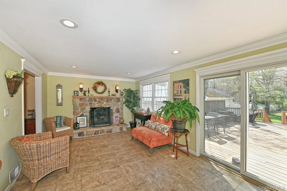 Photo of 182 Siegel Boulevard