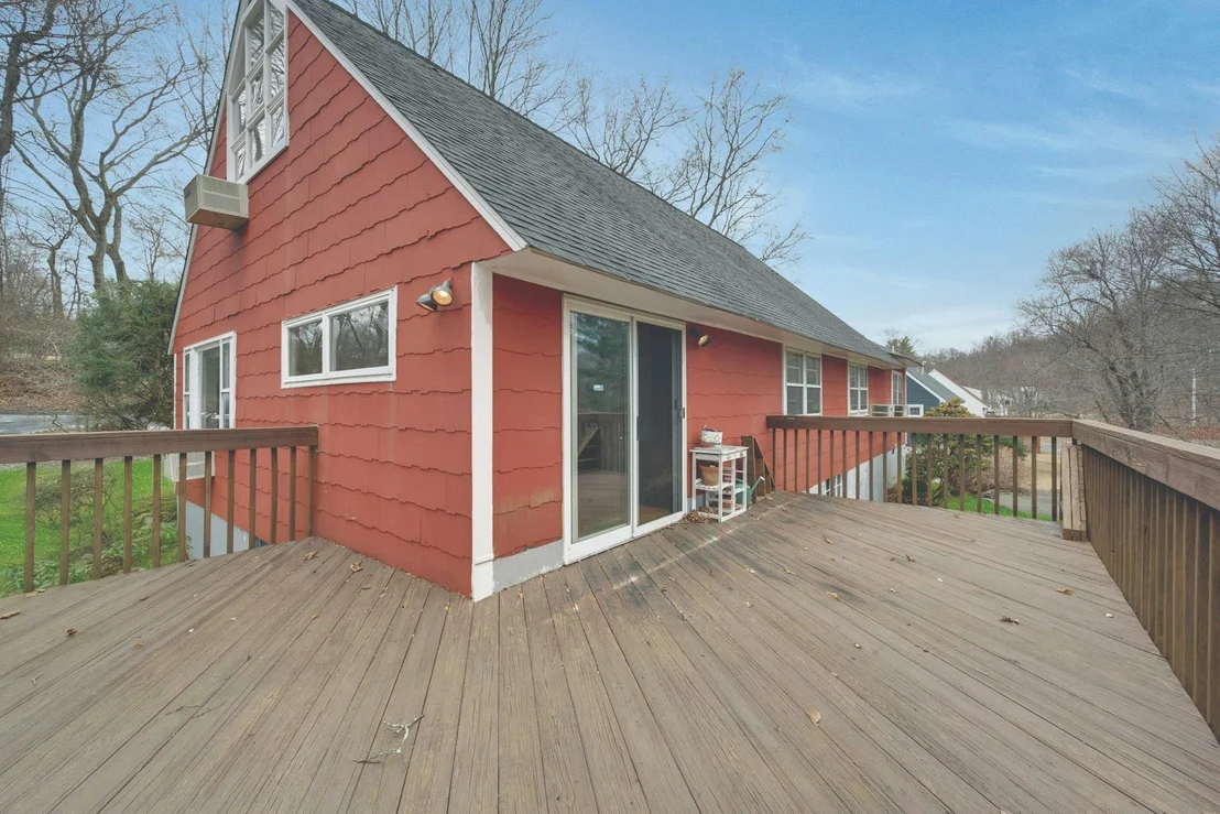 Photo of 180 N Hampton Drive