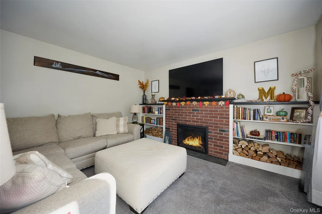 Photo of 39 Alda Drive