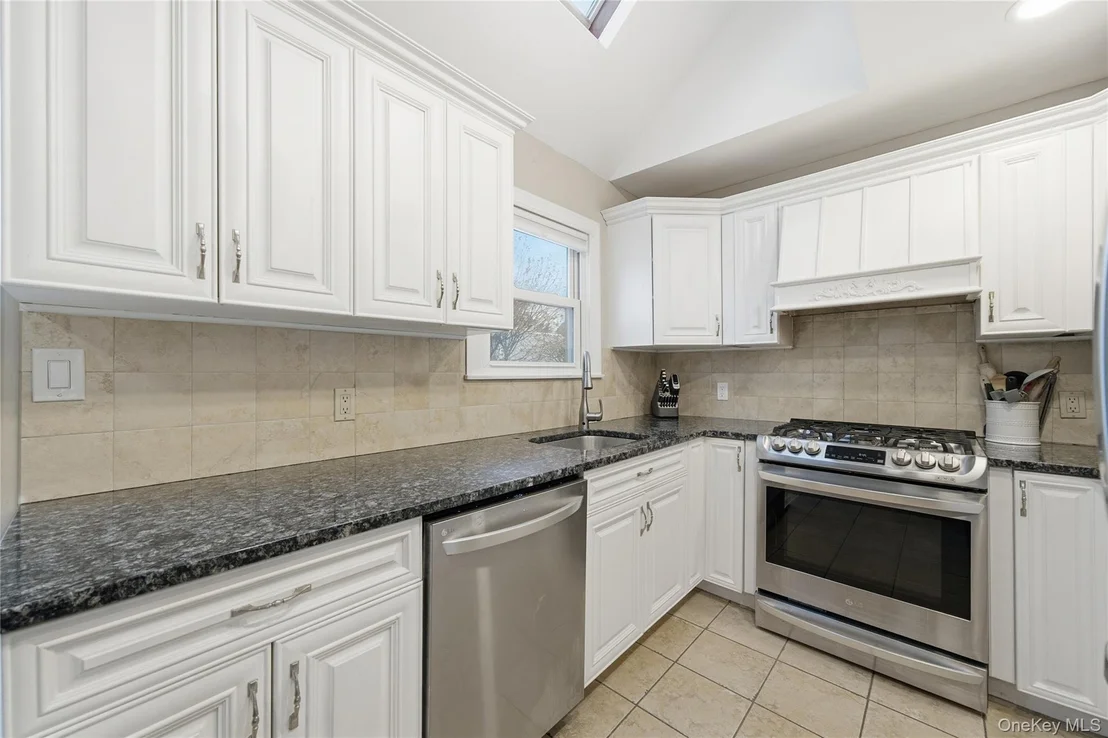 Photo of 32 Beachwood Drive