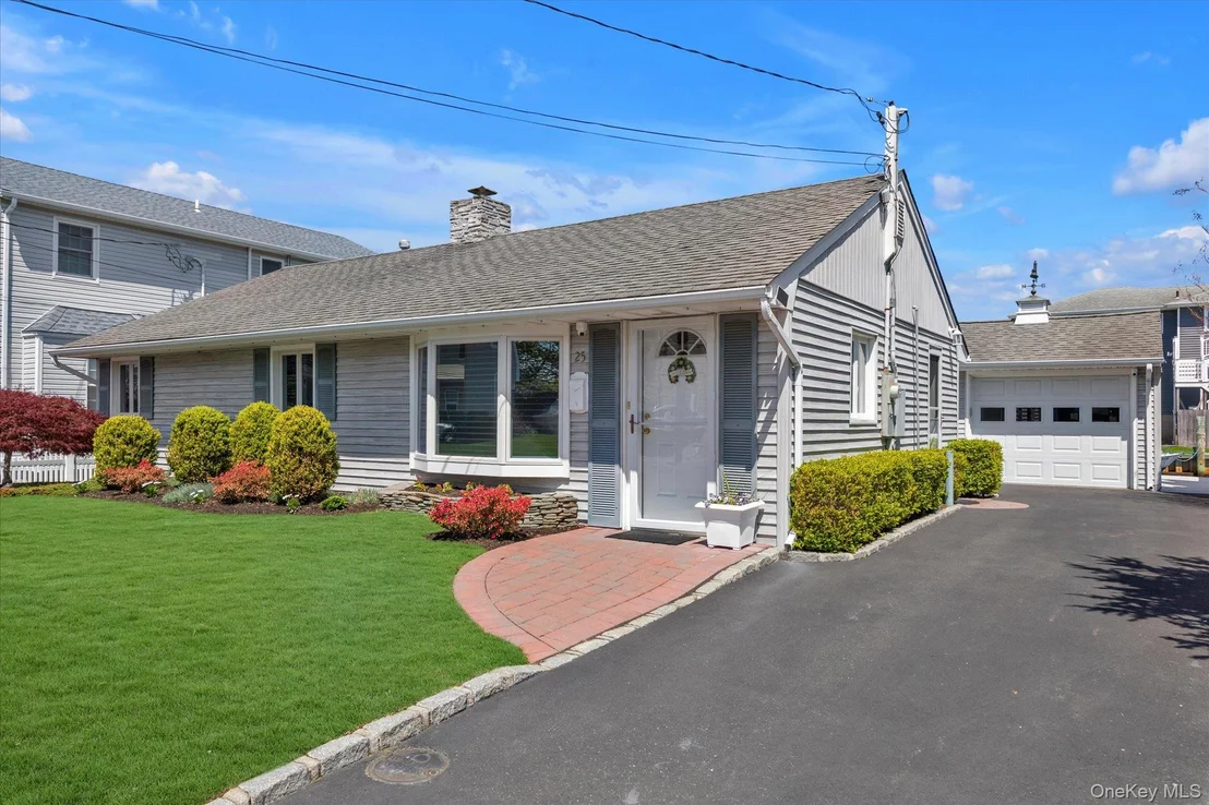 Photo of 25 Bayview Avenue