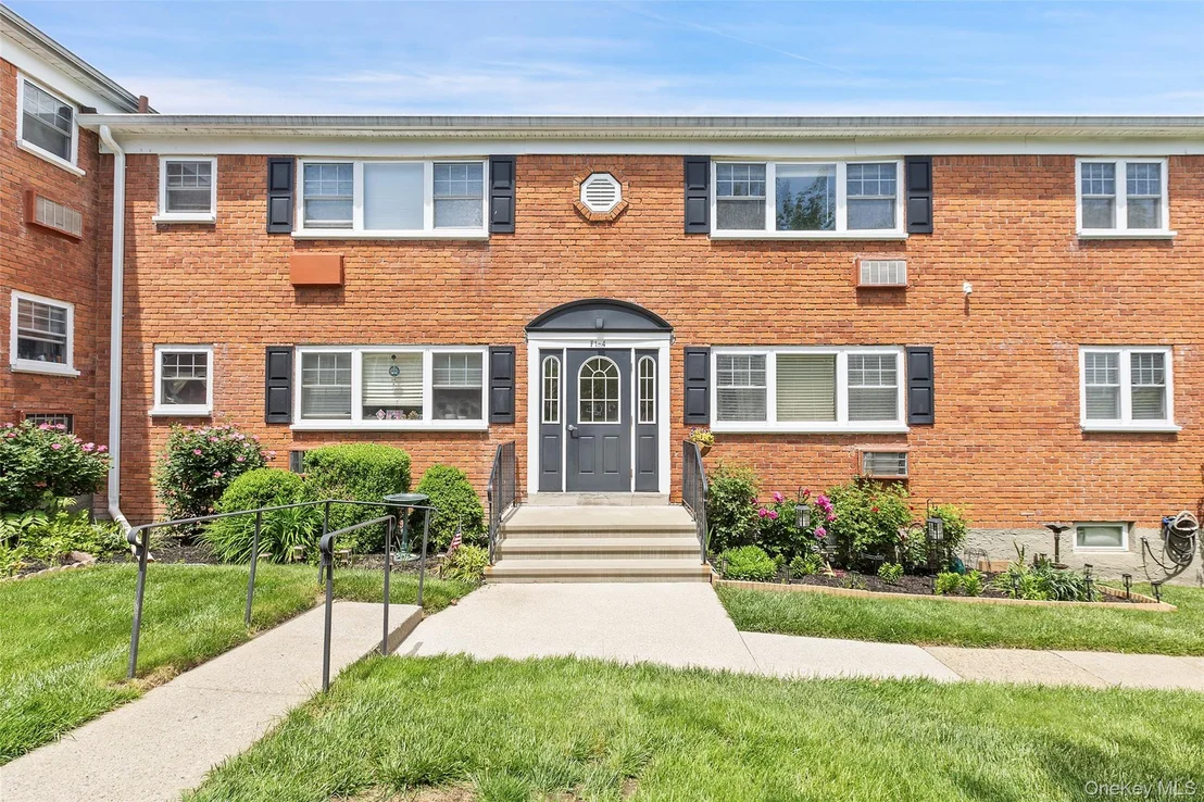 Photo of Unit F3 at 1879 Crompond Road