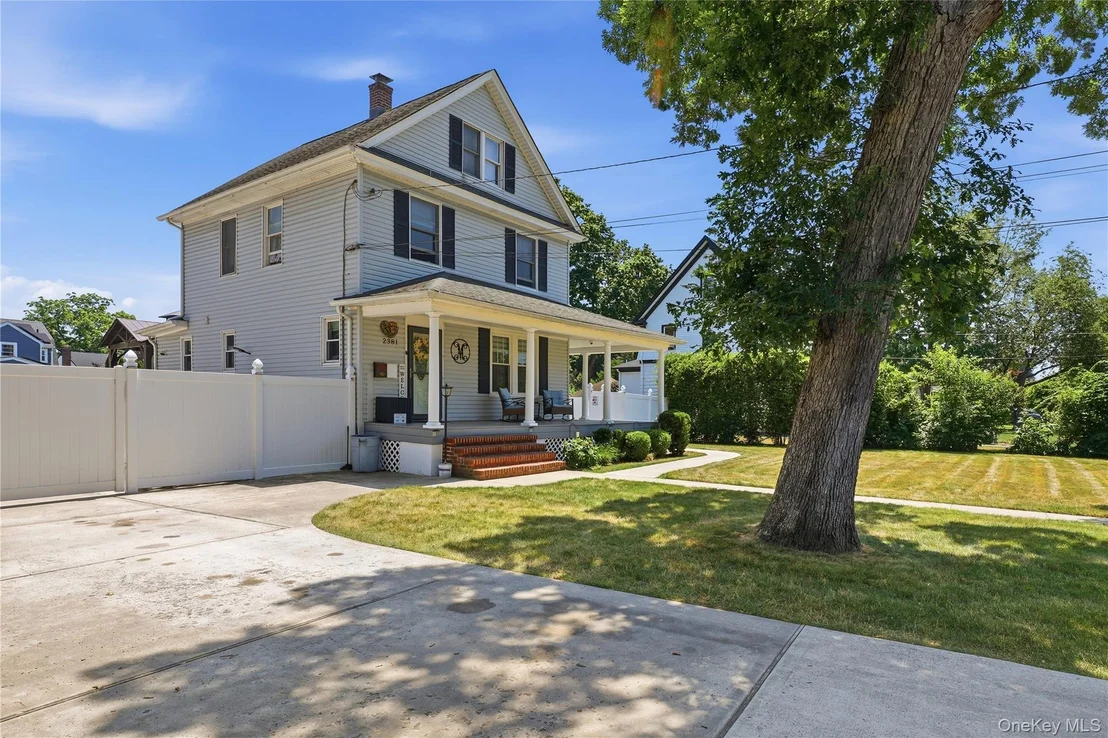 Photo of 2381 Harrison Avenue