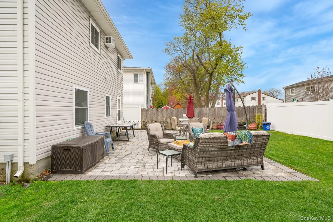 Photo of 827 Bermuda Road