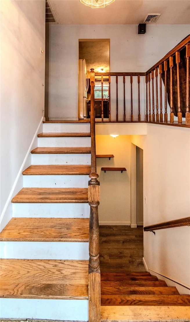 Photo of 6 Bates Circle
