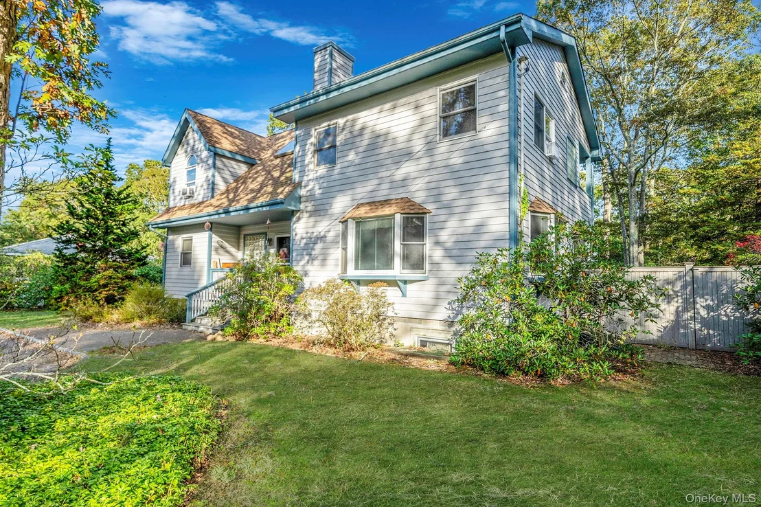 Photo of 484 Brookhaven Avenue