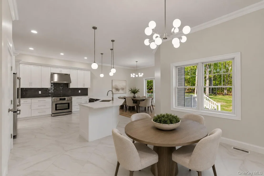 Photo of 95 Grassy Pond Drive