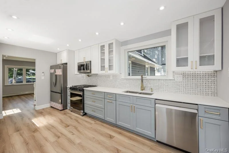 Photo of 335 Peninsula Boulevard