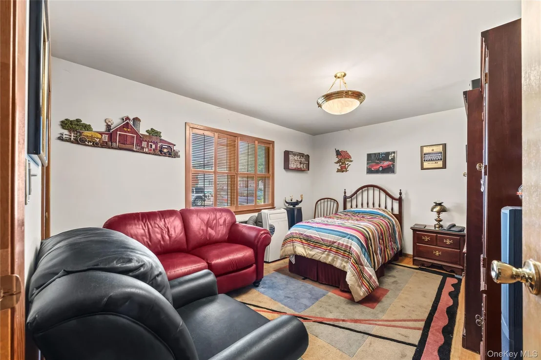 Photo of 900 Vincent Avenue