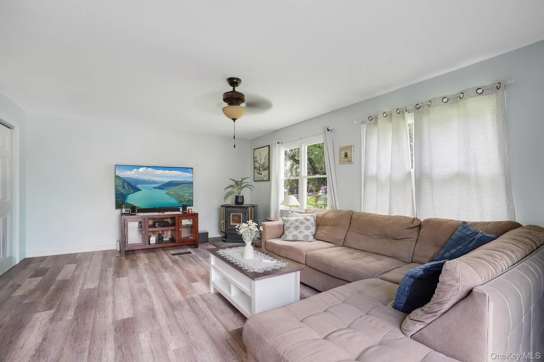 Photo of 8 Hampton Road