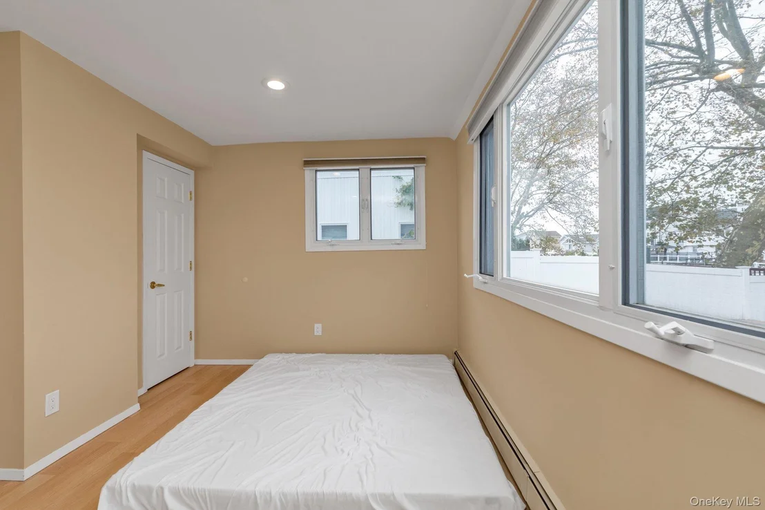 Photo of 2884 Bay Drive