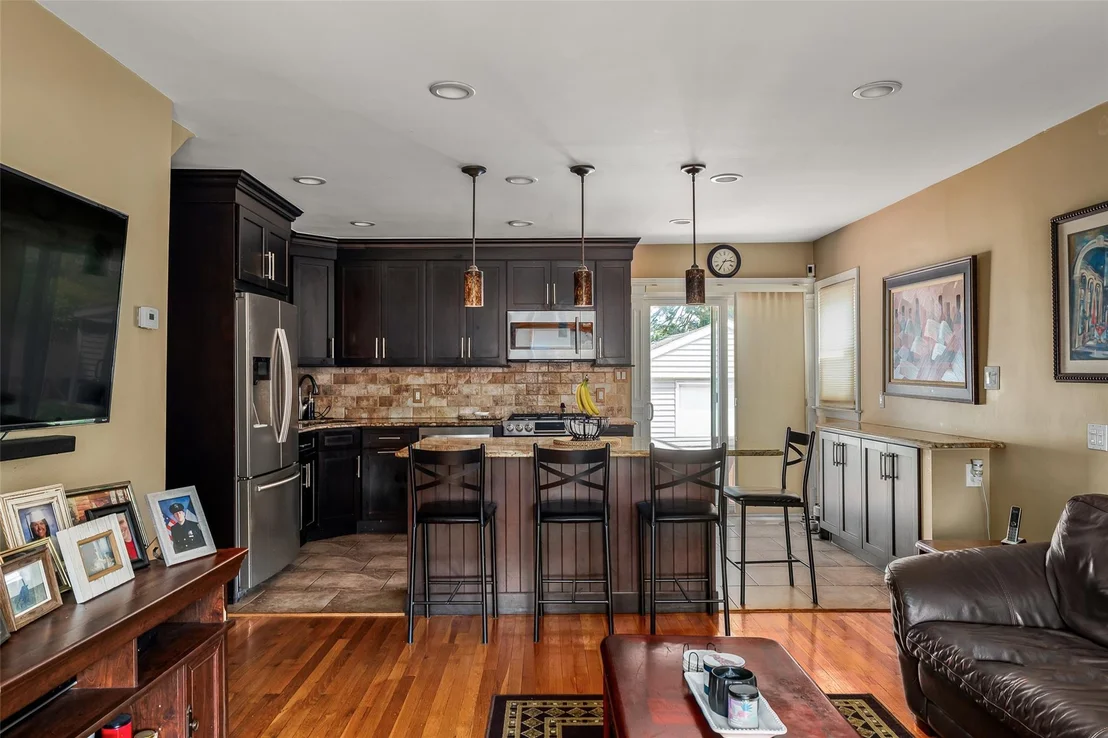 Photo of 2155 Maple Street