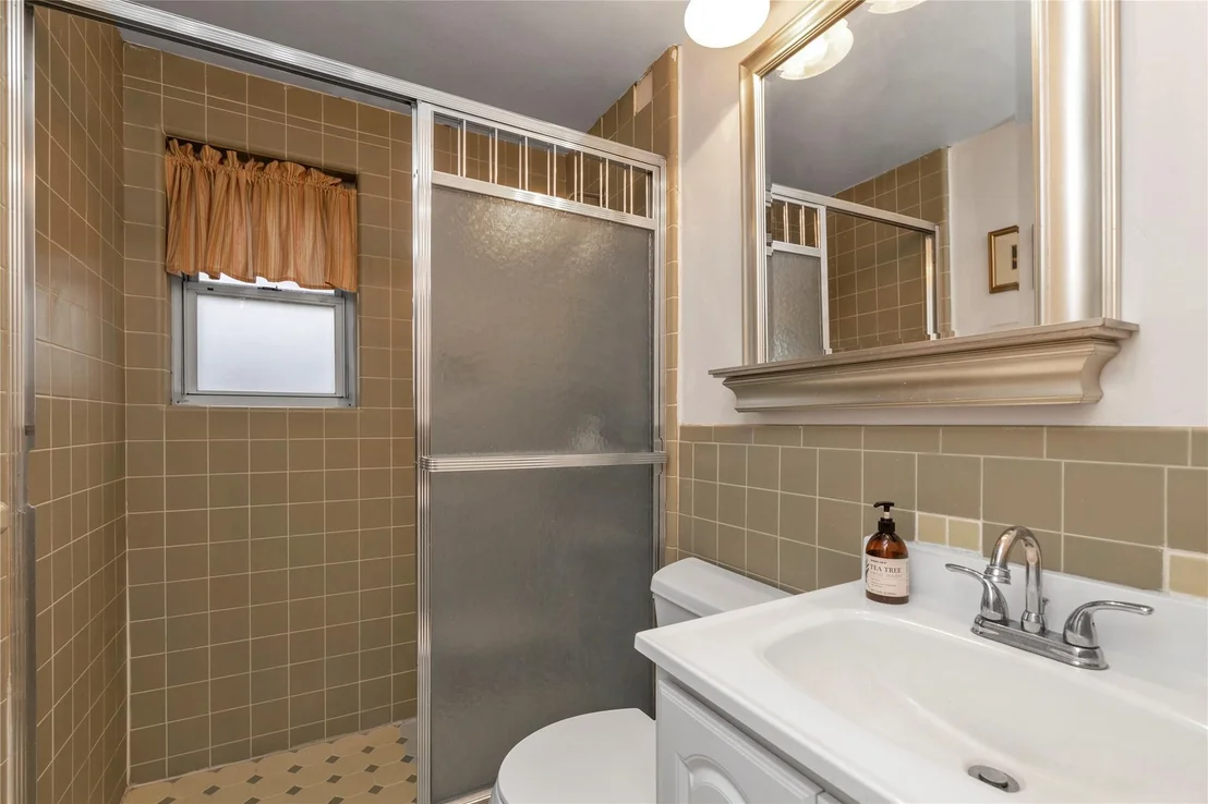 Photo of 355 Divot Road