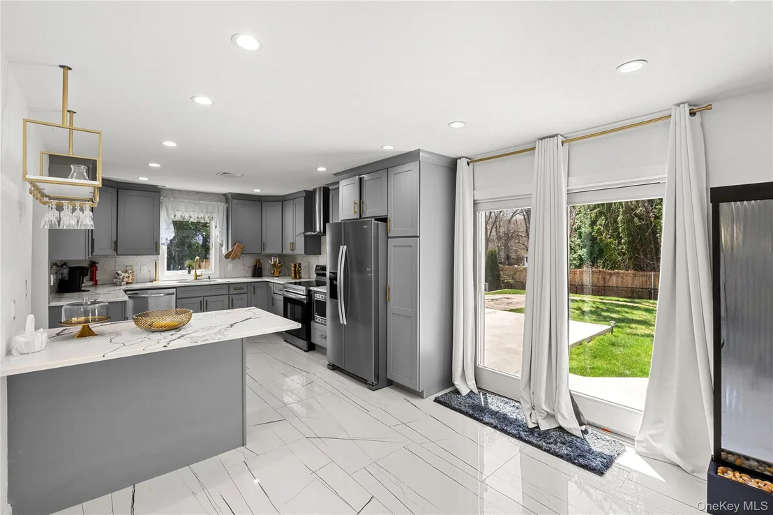 Photo of 2 Grove Avenue