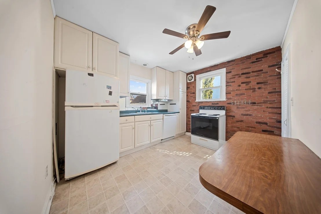 Photo of 855 Edward Street